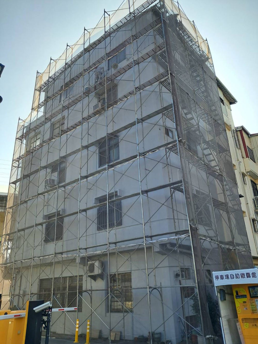 台中房屋外牆壁磚整修